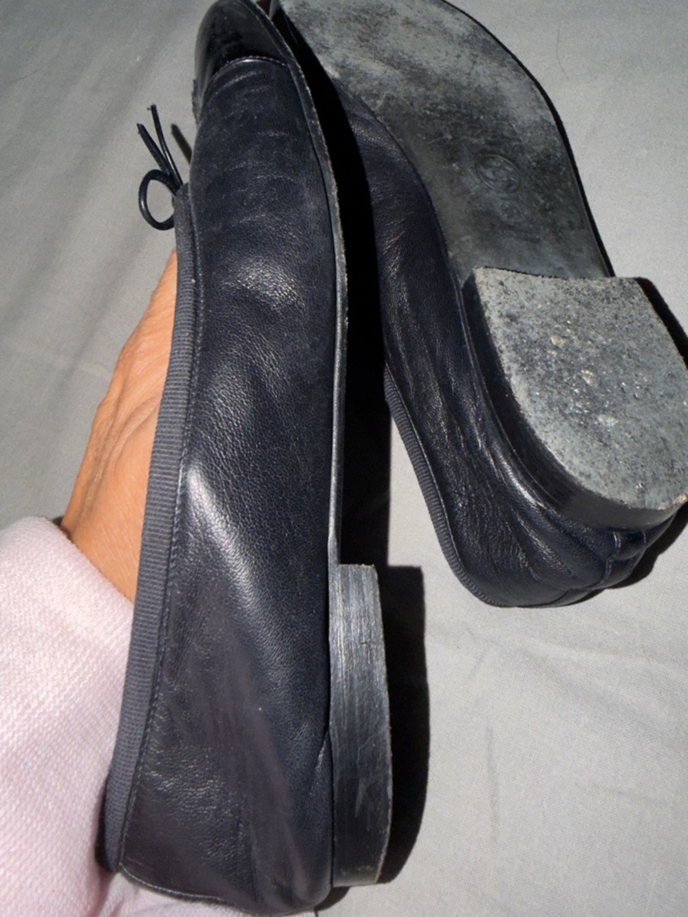 CHANEL Black Leather Ballerina
Flat with Patent Tow and Bow - Picture 13 of 16